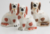 "Perros Spaniel", tres figuras de loza esmaltada Staffordsh