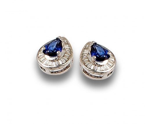 PENDIENTES DE ZAFIROS Y DIAMANTES, TALLA BAGUETTE EN ORO BL