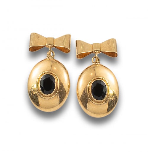 PENDIENTES COLGANTES LAZADA DE ORO AMARILLO Y ZAFIROS