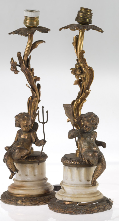 Pareja de candeleros en alabastro y bronce