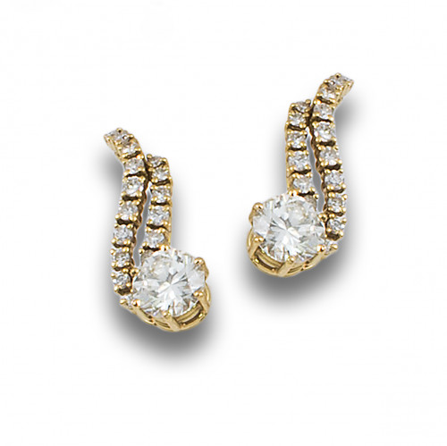 47-PENDIENTES ORO AMARILLO Y BRILLANTES