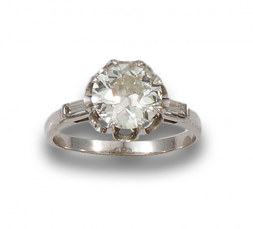 SOLITARIO DE DIAMANTE, TALLA ANTIGUA, ESTIMADO EN 1.95 CT. 