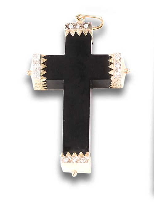 CROSS-SHAPED PENDANT OF EBONIZED WOOD, GOLD AND DIAMONDS