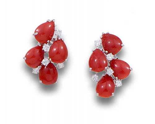 PENDIENTES DE CORAL, DIAMANTES Y ORO