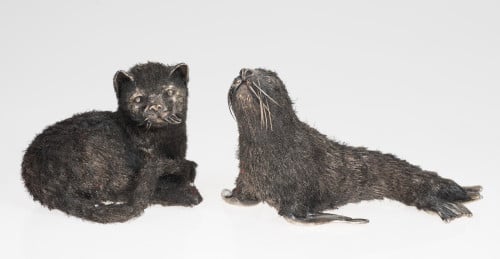 Dos figuras de cachorros de foca y gato de plata de ley 925