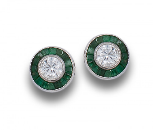 PENDIENTES OJO DE PERDIZ DE DIAMANTES, ESMERALDAS Y PLATINO