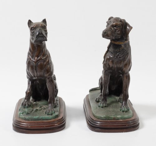 ESCUELA ESPAÑOLA, "Perros", Dos esculturas de bronce patina