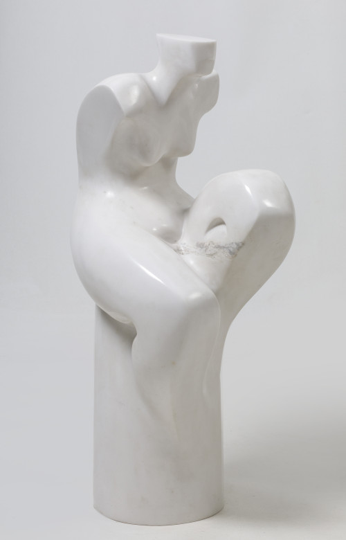 ROSA SERRA, "Desnudo femenino sentado", Escultura de mármol