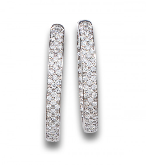 PENDIENTES CRIOLLAS IN & OUT DE DIAMANTES, EN ORO BLANCO