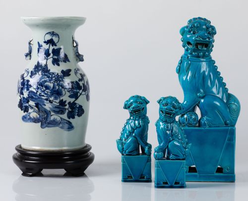 Tres leones de Fo de porcelana esmaltada en azul turquesa,