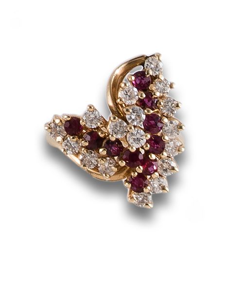 YELLOW GOLD RING WITH RUBIES AND DIAMONDS