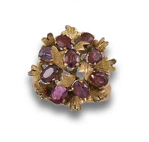 GOLD RING WITH RUBIES