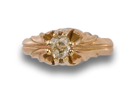 ANTIQUE DIAMOND AND YELLOW GOLD SOLITAIRE RING