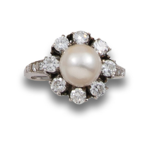 ROSETTE RING WITH DIAMOND AND PEARL, IN WHITE GOLD