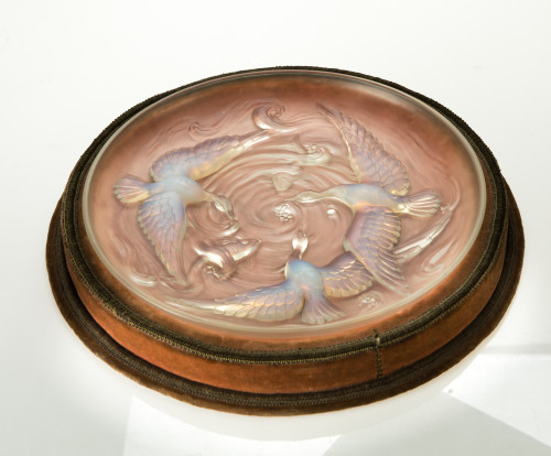 Circular opalescent molded glass dish, Verlys, France, c. 1