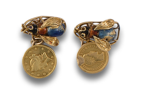 GEMELOS EN FORMA DE MOSCA Y MONEDAS EN ORO AMARILLO DE 18 K