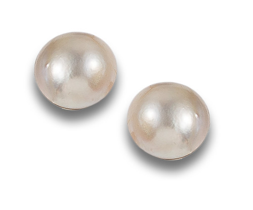 GOLD EARRINGS WITH MABE PEARLS