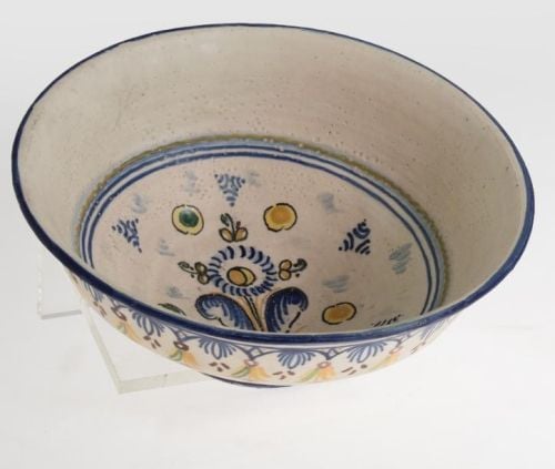 Glazed ceramic bowl, Puente del Arzobispo, 20th century