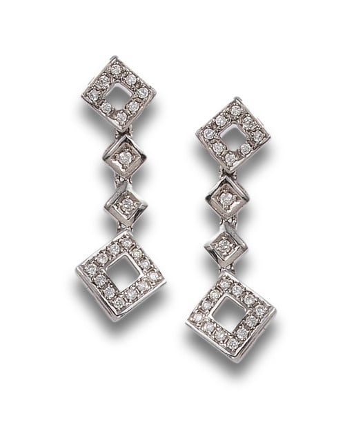 PENDIENTES LARGOS DE DIAMANTES, EN ORO BLANCO