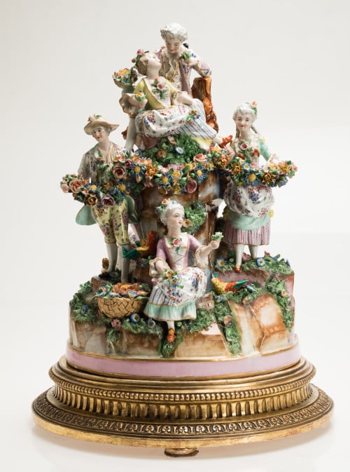 "Alegoría de la primavera", grupo de porcelana posiblemente