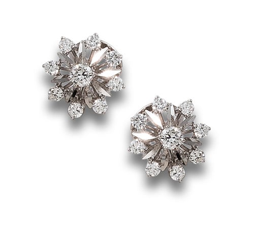 PENDIENTES ROSETAS DE DIAMANTES, EN ORO BLANCO