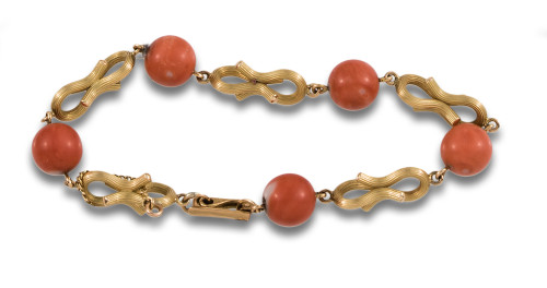 PULSERA EN ORO Y CUENTASDE CORAL