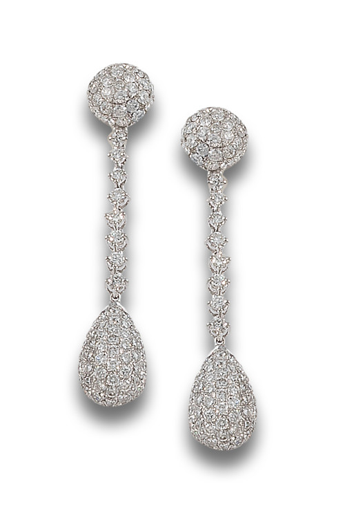 PENDIENTES LARGOS DESMONTABLES DE DIAMANTES, EN ORO BLANCO