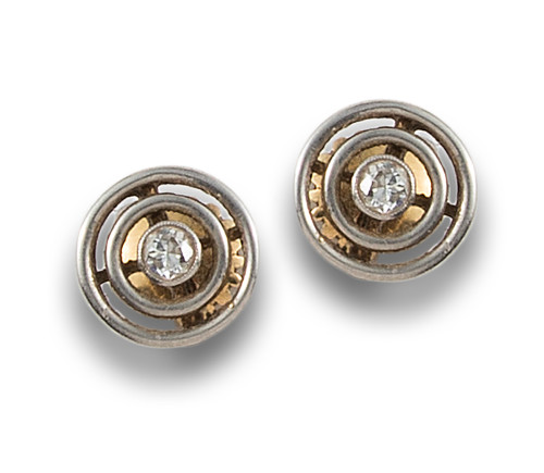 PENDIENTES EN ORO CON DIAMANTES