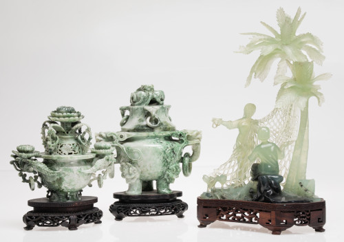 Grupo de jade con figuras y palmeras, China, S. XX