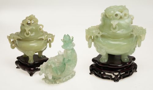 Lot of two pieces of carved jade, China, early 20th century