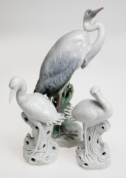 "Ave", figura de porcelana esmaltada, manufactura Karl Ens