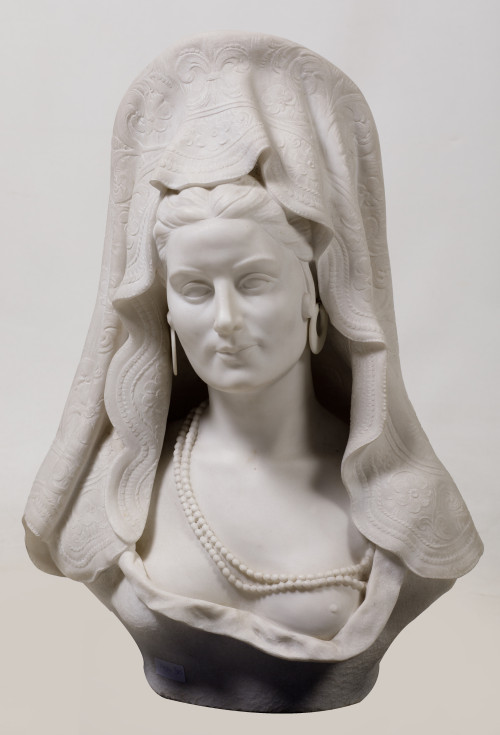 ESCUELA ITALIANA, "Dama con mantilla", Escultura de mármol