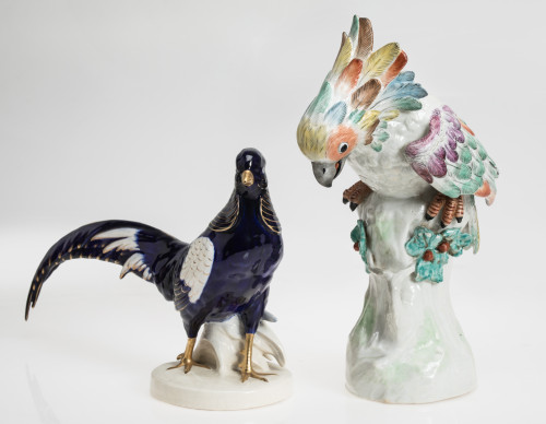 "Cacatua" figura de porcelana esmaltada siguiendo modelos d