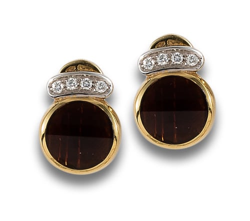 POMELLATO EARRINGS WITH DIAMONDS AND GARNETS, IN YELLOW GOL