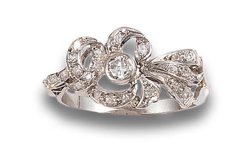 DIAMOND FLOWER RING, IN WHITE GOLD