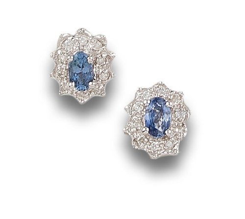 DIAMOND AND SAPPHIRE ROSETTE EARRINGS, IN WHITE GOLD