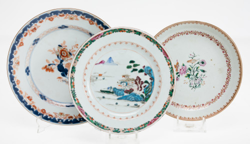 Lot of three oriental dishes, 19th century