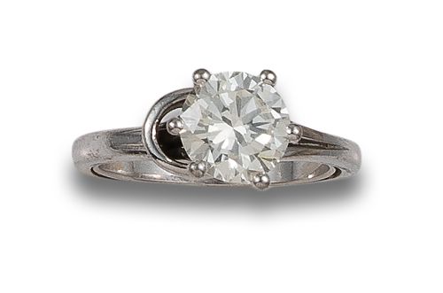 RING IN 18 KT WHITE GOLD. WITH 2.50 CT DIAMOND. APPROX. EST