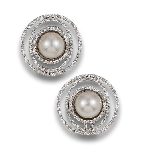 EARRINGS IN WHITE GOLD, DIAMONDS AND PEARLS