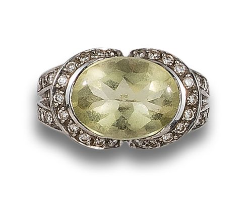 WHITE GOLD RING WITH DIAMONDS AND PREHNITE