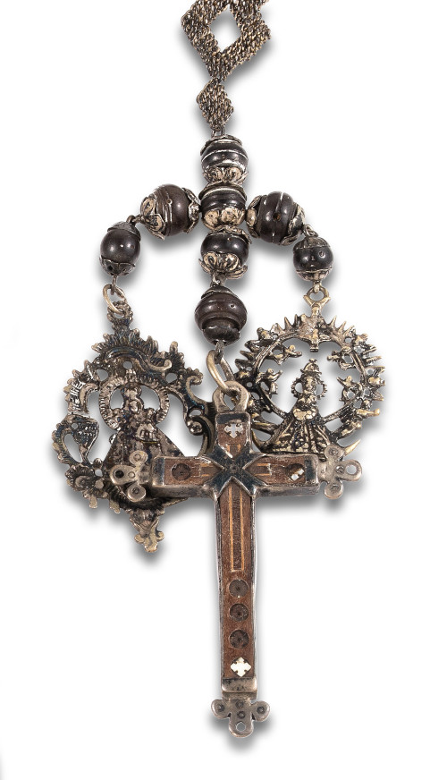 ANTIQUE ROSARY IN SILVER AND WOOD