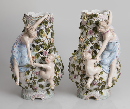 Pareja de jarrones en porcelana al estilo de Meissen