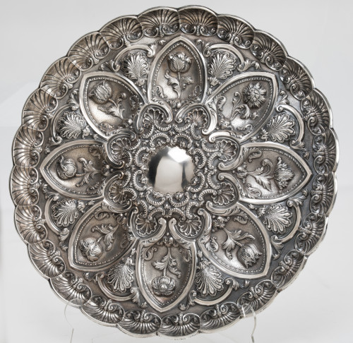 Large decorative platter, in punched Portuguese silver, law