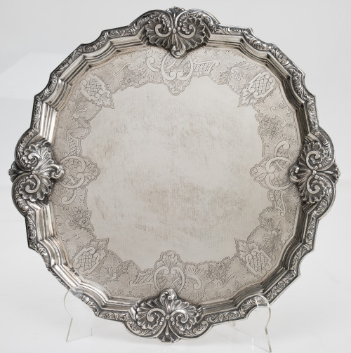 Circular platter in Portuguese silver, law 833