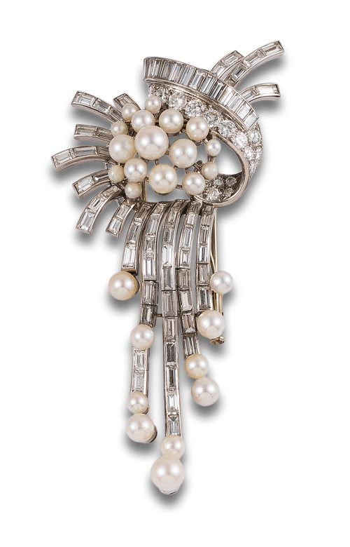 BROOCH, 1960s, WITH DIAMONDS, PEARLS AND PLATINUM