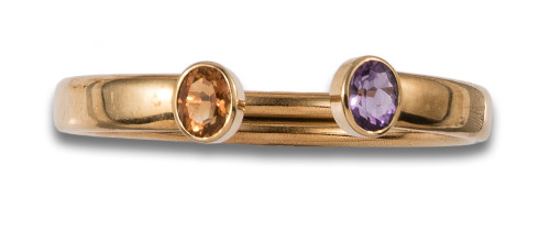 BRACELET, TORQUE TYPE, AMETHYST AND TOPAZ, IN YELLOW GOLD