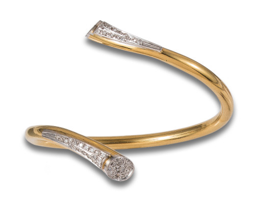 RIGID TORQUE TYPE DIAMOND BRACELET, IN TWO-TONE GOLD