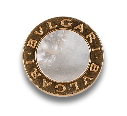 BULGARI MOTHER OF PEARL AND YELLOW GOLD RING