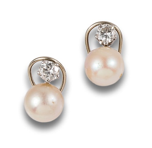 BYPASS EARRINGS WITH DIAMOND AND PEARLS, IN WHITE GOLD