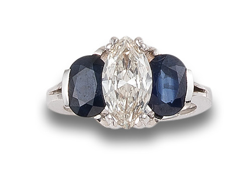 RING IN 18 KT WHITE GOLD WITH MARQUISE CUT DIAMOND AND SAPP